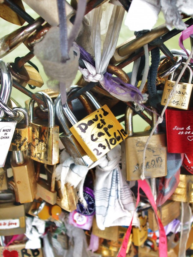 kinky Paris: padlocks of love